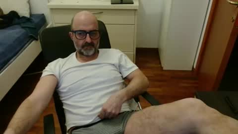 Snapshot of new_simi_74 chatting on February 6, 2026, 7:50 pm simi online show from February 6, 2026, 7:50 pm