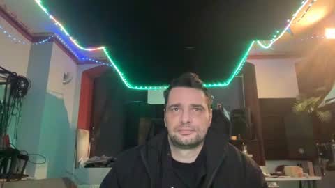 Snapshot of newcouple2023 chatting on December 5, 2025, 9:29 am newguy2025 online show from December 5, 2025, 9:29 am