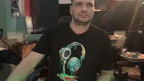 Snapshot of newcouple2023 chatting on December 17, 2025, 11:38 am newguy2025 online show from December 17, 2025, 11:38 am