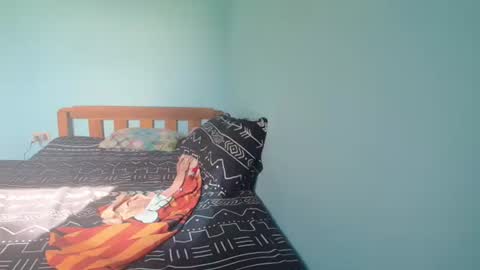 Snapshot of newest_star69 chatting on October 27, 2025, 12:47 am Lucy Pearl online show from October 27, 2025, 12:47 am