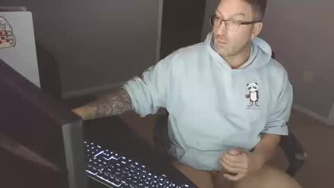 Snapshot of newevo chatting on October 20, 2025, 3:51 am newevo online show from October 20, 2025, 3:51 am