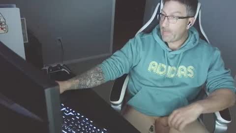 Snapshot of newevo chatting on October 28, 2025, 6:28 am newevo online show from October 28, 2025, 6:28 am