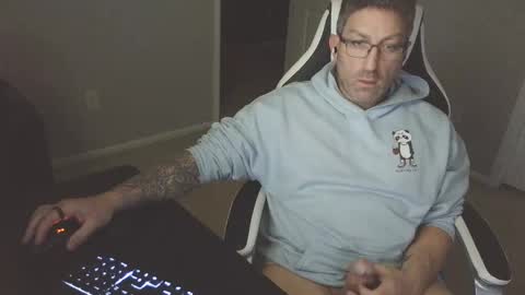 Snapshot of newevo chatting on November 4, 2025, 1:16 am newevo online show from November 4, 2025, 1:16 am