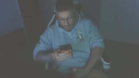 Snapshot of newevo chatting on January 6, 2026, 1:37 pm newevo online show from January 6, 2026, 1:37 pm