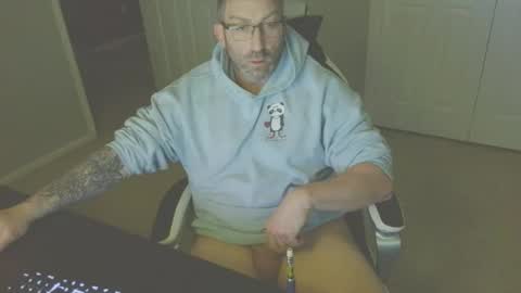 Snapshot of newevo chatting on February 6, 2026, 2:20 pm newevo online show from February 6, 2026, 2:20 pm