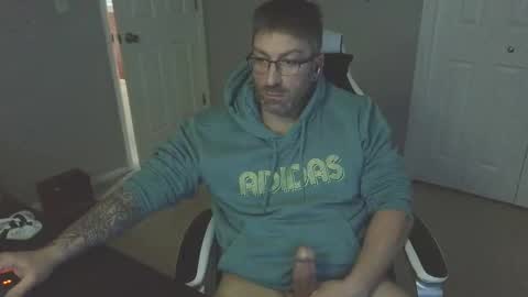 Snapshot of newevo chatting on February 21, 2026, 3:35 pm newevo online show from February 21, 2026, 3:35 pm