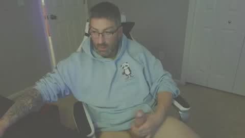 Snapshot of newevo chatting on March 8, 2026, 3:38 pm newevo online show from March 8, 2026, 3:38 pm