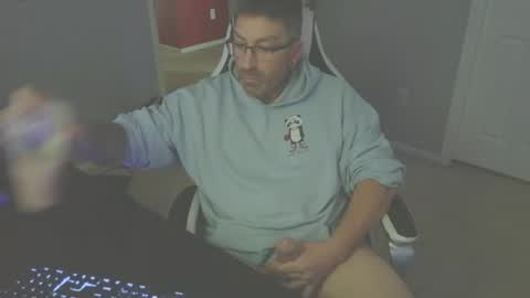 Snapshot of newevo chatting on April 13, 2026, 3:17 pm newevo online show from April 13, 2026, 3:17 pm