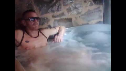 Snapshot of newfun11 chatting on October 11, 2025, 6:39 pm newfun11 online show from October 11, 2025, 6:39 pm