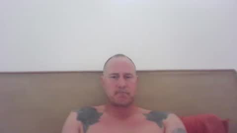 Snapshot of newportman1030 chatting on November 1, 2025, 6:21 pm amandandhisgirl online show from November 1, 2025, 6:21 pm