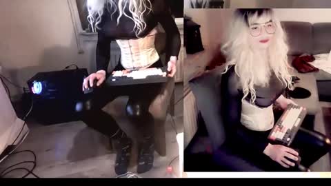 Snapshot of newwetcouple chatting on February 17, 2026, 3:25 am NylonHeelFreaks online show from February 17, 2026, 3:25 am