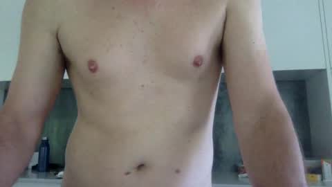 Snapshot of newysub75 chatting on December 2, 2024, 12:52 am newysub75 online show from December 2, 2024, 12:52 am