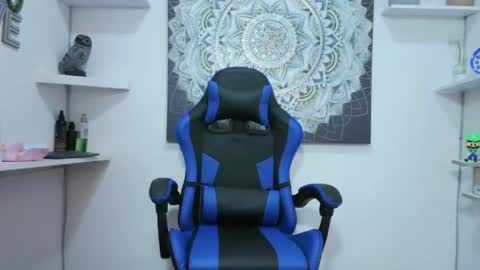 Yeison online show from April 15, 2026, 4:19 am