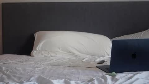 Guy online show from February 9, 2025, 8:44 am