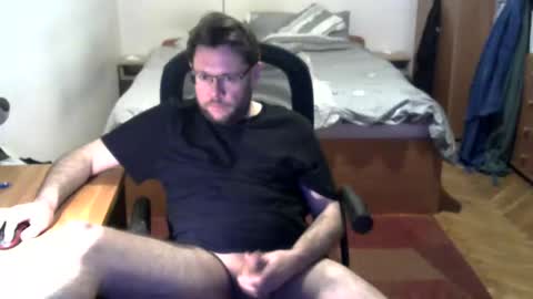 nezoss online show from February 9, 2026, 1:04 pm