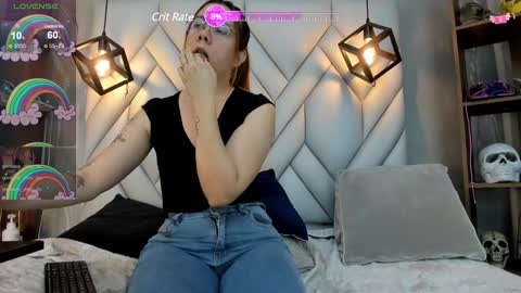 Milena online show from February 4, 2025, 7:44 pm