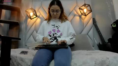 Milena online show from February 17, 2025, 7:53 pm