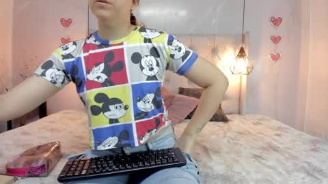 Snapshot of nezukokamado1_ chatting on April 1, 2026, 12:17 pm Milena online show from April 1, 2026, 12:17 pm