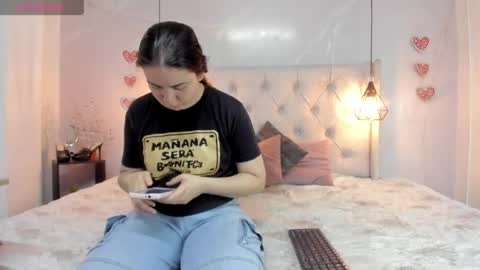 Snapshot of nezukokamado1_ chatting on April 13, 2026, 12:54 pm Milena online show from April 13, 2026, 12:54 pm