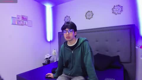 Snapshot of nezvanova_ivan chatting on March 17, 2026, 12:30 pm Ivan online show from March 17, 2026, 12:30 pm