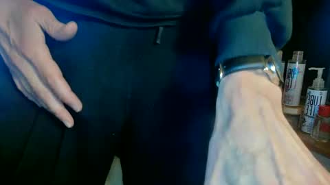 Snapshot of nfgwholoves2cum chatting on January 25, 2025, 1:32 am NFG Nice Friendly Guy Dick online show from January 25, 2025, 1:32 am