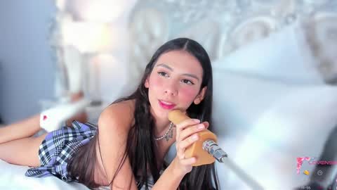 Snapshot of nia20x chatting on January 27, 2025, 11:22 pm Nia online show from January 27, 2025, 11:22 pm