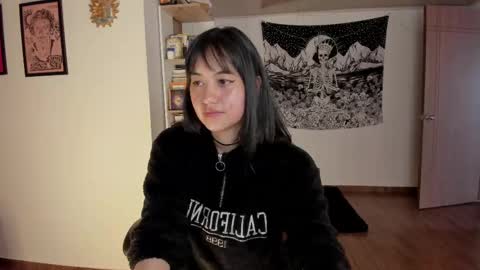 Nia online show from February 27, 2025, 9:14 pm