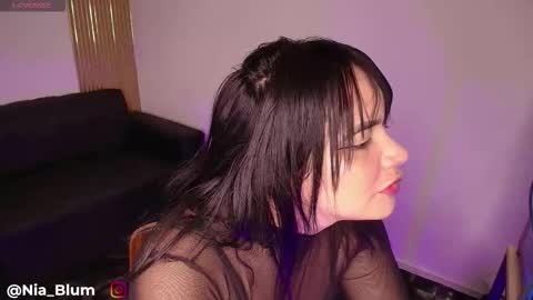 Nia Blum online show from January 13, 2026, 1:05 pm
