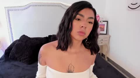 Nia Malkova online show from April 14, 2026, 4:24 pm