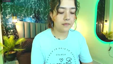 Snapshot of nia_starkx chatting on September 15, 2025, 3:01 pm nia_starkx online show from September 15, 2025, 3:01 pm