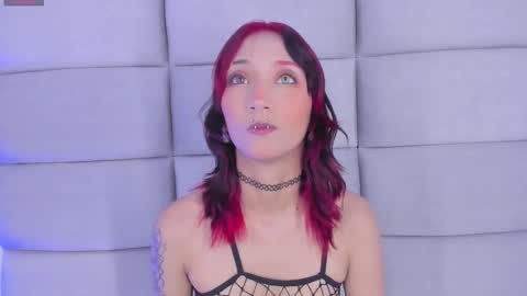 Snapshot of niaafox chatting on February 10, 2026, 12:31 pm Nia online show from February 10, 2026, 12:31 pm