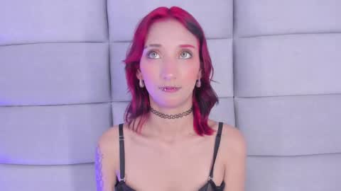 Snapshot of niaafox chatting on February 24, 2026, 12:25 pm Nia online show from February 24, 2026, 12:25 pm