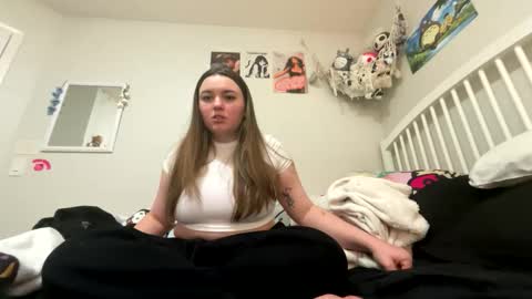 Snapshot of niaelsien chatting on December 4, 2025, 12:20 am Nia online show from December 4, 2025, 12:20 am