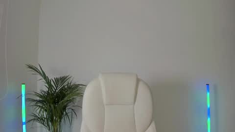 Snapshot of niaevans_x chatting on March 10, 2025, 1:21 pm Nia online show from March 10, 2025, 1:21 pm