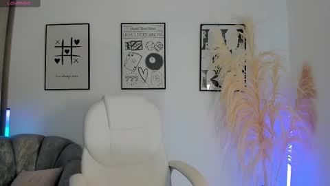 Snapshot of niaevans_x chatting on September 16, 2025, 1:01 pm Nia online show from September 16, 2025, 1:01 pm