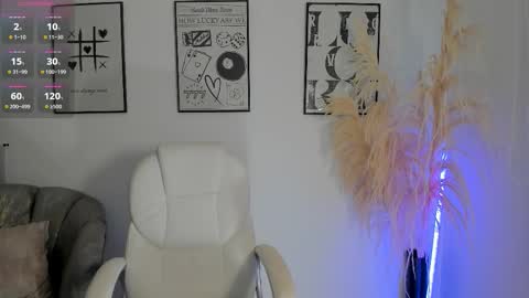 Snapshot of niaevans_x chatting on October 23, 2025, 12:59 pm Nia online show from October 23, 2025, 12:59 pm