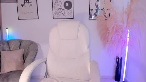 Snapshot of niaevans_x chatting on November 1, 2025, 1:35 pm Nia online show from November 1, 2025, 1:35 pm