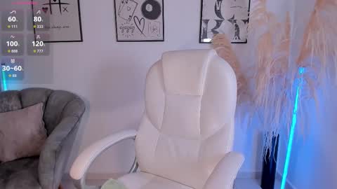 Snapshot of niaevans_x chatting on November 26, 2025, 1:34 pm Nia online show from November 26, 2025, 1:34 pm