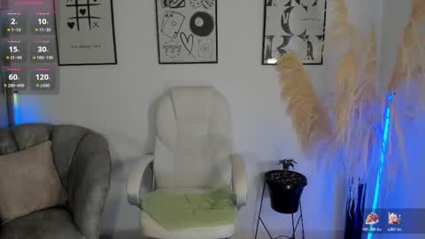 Snapshot of niaevans_x chatting on December 1, 2025, 1:38 pm Nia online show from December 1, 2025, 1:38 pm