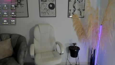 Snapshot of niaevans_x chatting on December 2, 2025, 3:07 pm Nia online show from December 2, 2025, 3:07 pm