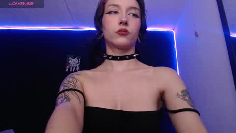 Snapshot of niakat_ chatting on December 17, 2024, 1:18 am niakat online show from December 17, 2024, 1:18 am