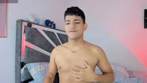 Snapshot of niall_falcon chatting on November 16, 2025, 5:07 pm Niall online show from November 16, 2025, 5:07 pm