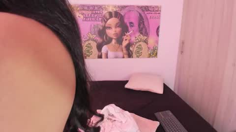  Nia  online show from December 15, 2025, 3:49 pm