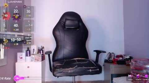 Snapshot of niawk_ chatting on February 24, 2025, 12:05 pm Niawk online show from February 24, 2025, 12:05 pm