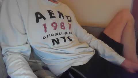 Snapshot of niceguyandrew chatting on December 18, 2025, 10:38 pm Andrew online show from December 18, 2025, 10:38 pm