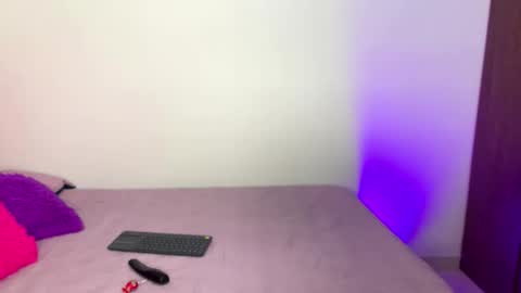 Snapshot of nicejuli19 chatting on November 24, 2025, 12:32 am Julieta online show from November 24, 2025, 12:32 am