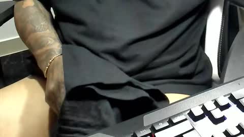 Camila And Steeven online show from November 15, 2025, 2:31 am