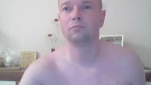 Snapshot of nick1990b chatting on October 20, 2025, 5:35 pm nick1990b online show from October 20, 2025, 5:35 pm