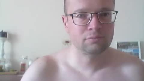 Snapshot of nick1990b chatting on April 15, 2026, 1:18 pm nick1990b online show from April 15, 2026, 1:18 pm
