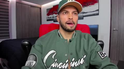 Snapshot of nick_klaus chatting on November 6, 2025, 11:26 pm Nick Klaus online show from November 6, 2025, 11:26 pm